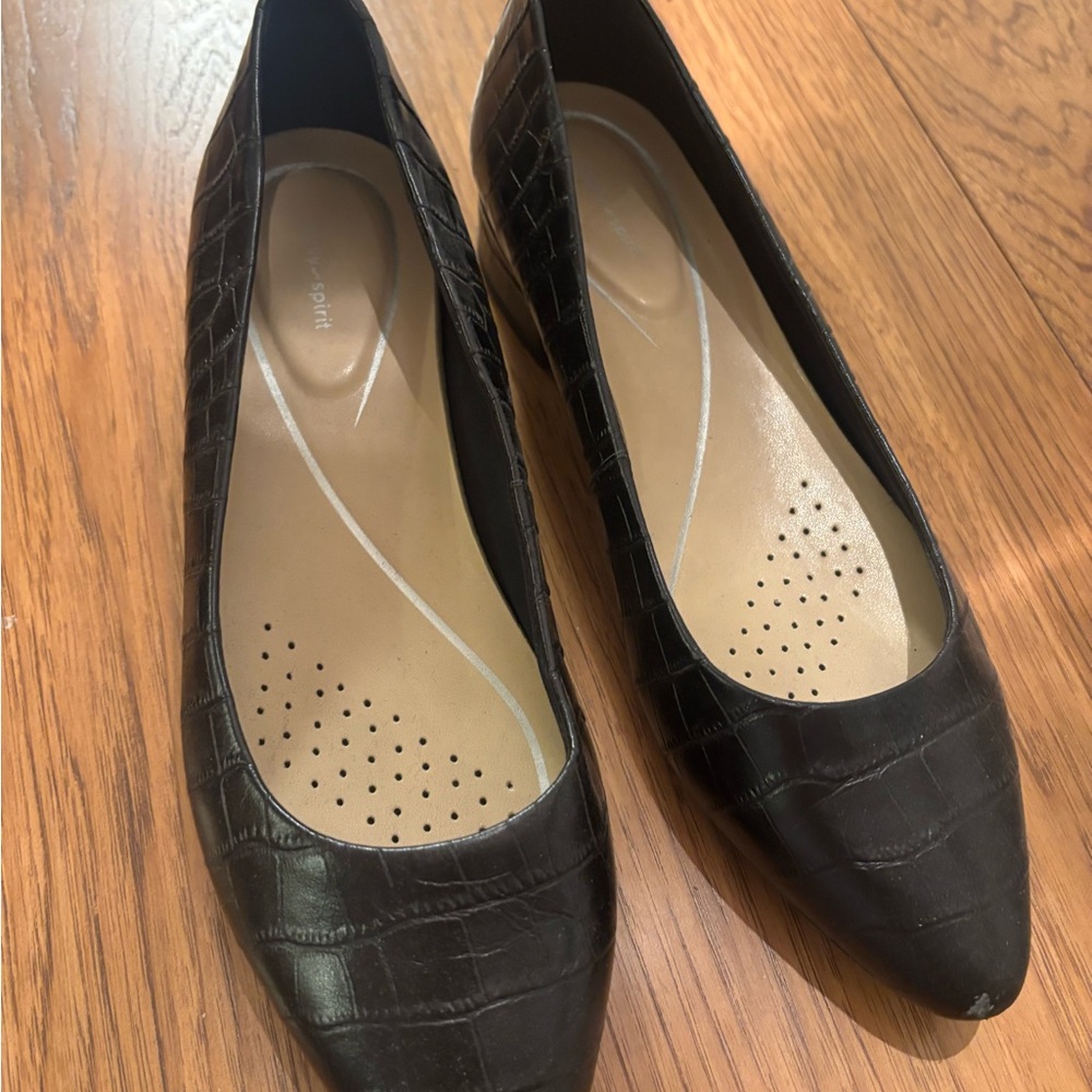Easy Spirit Black Croc-Embossed Flats